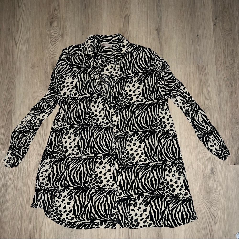 Lisla & Bird Zebra Print Button Down Shirt Size 12 – Black & White Viscose Top